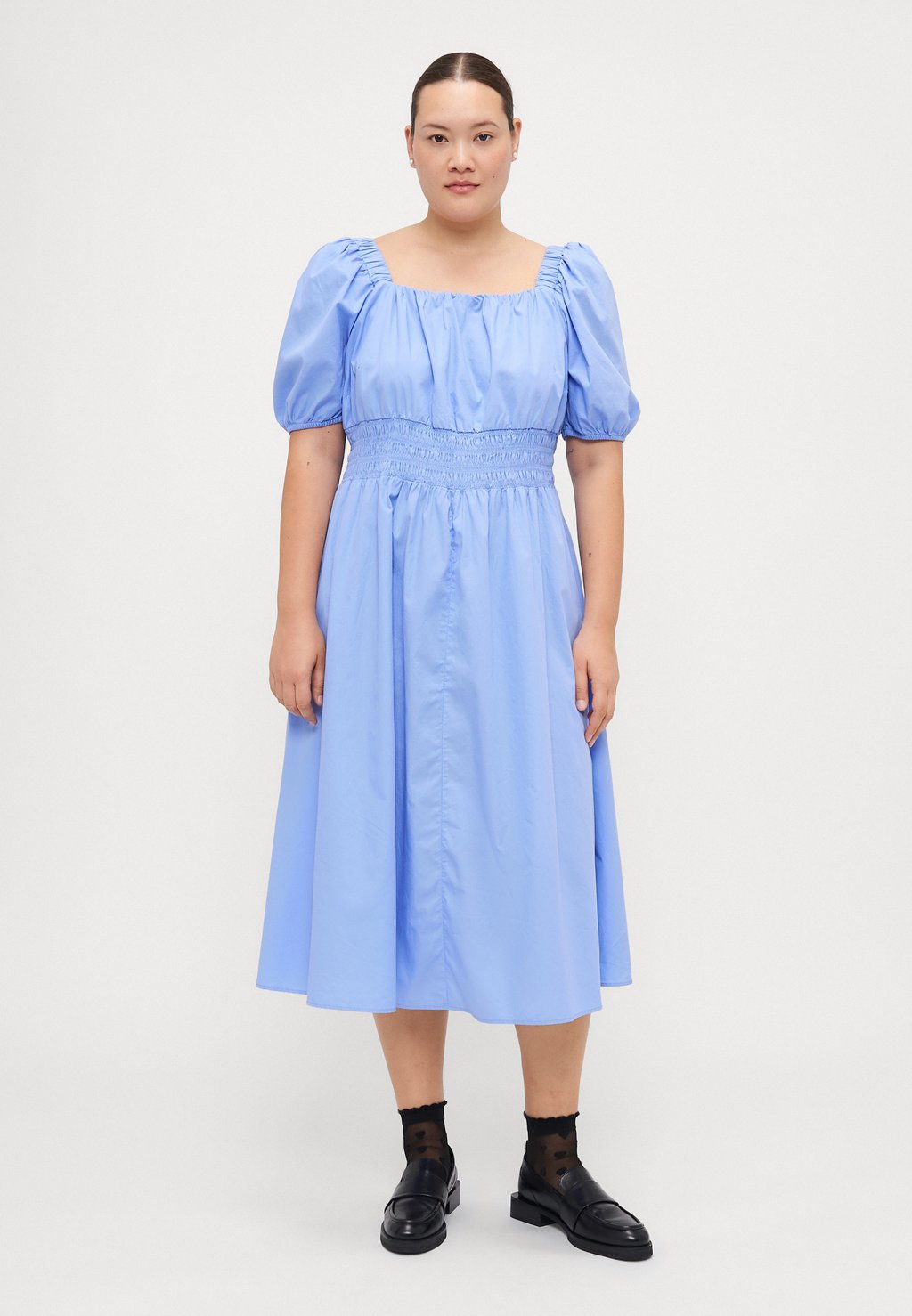 

Повседневное платье VMCHIMMA 2/4 CALF DRESS Vero Moda Curve, светло-голубой