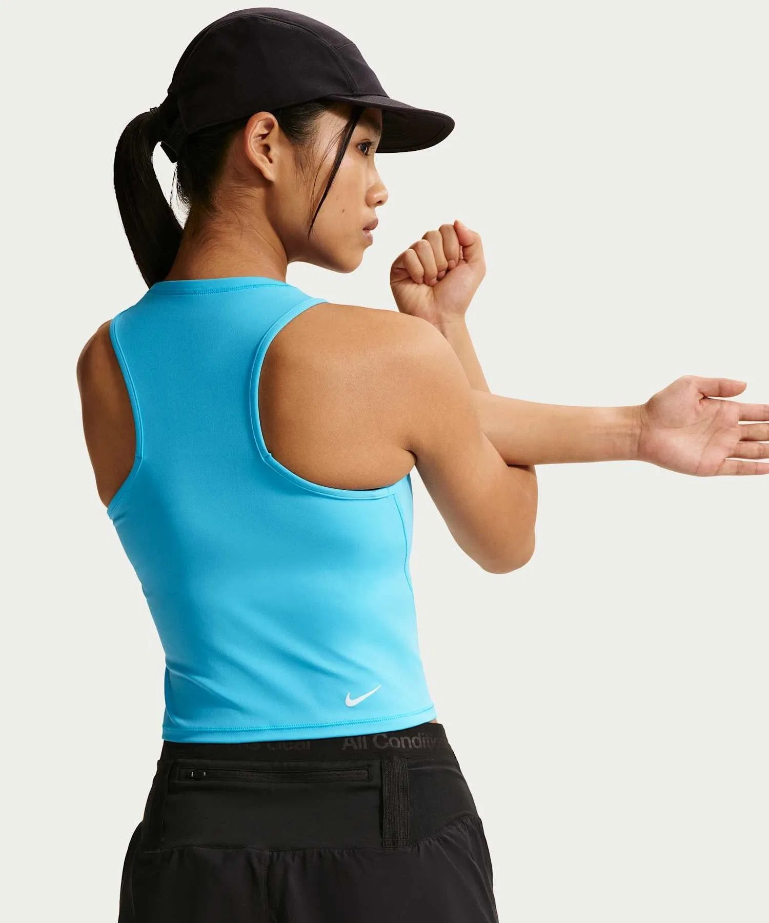 Женская майка для бега по пересеченной местности Nike ACG Dri-FIT IO9653-416, цвет «Балтийский синий». — фото 2