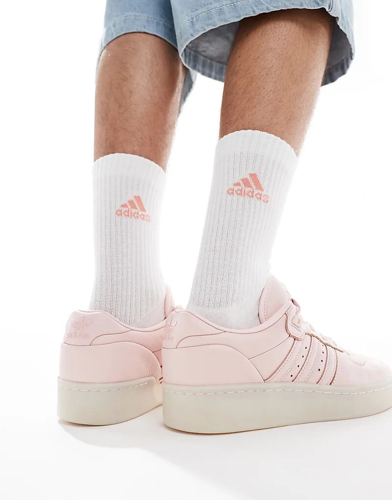 Кроссовки Rivalry Lux Low песочно-розового цвета adidas Originals — фото 4