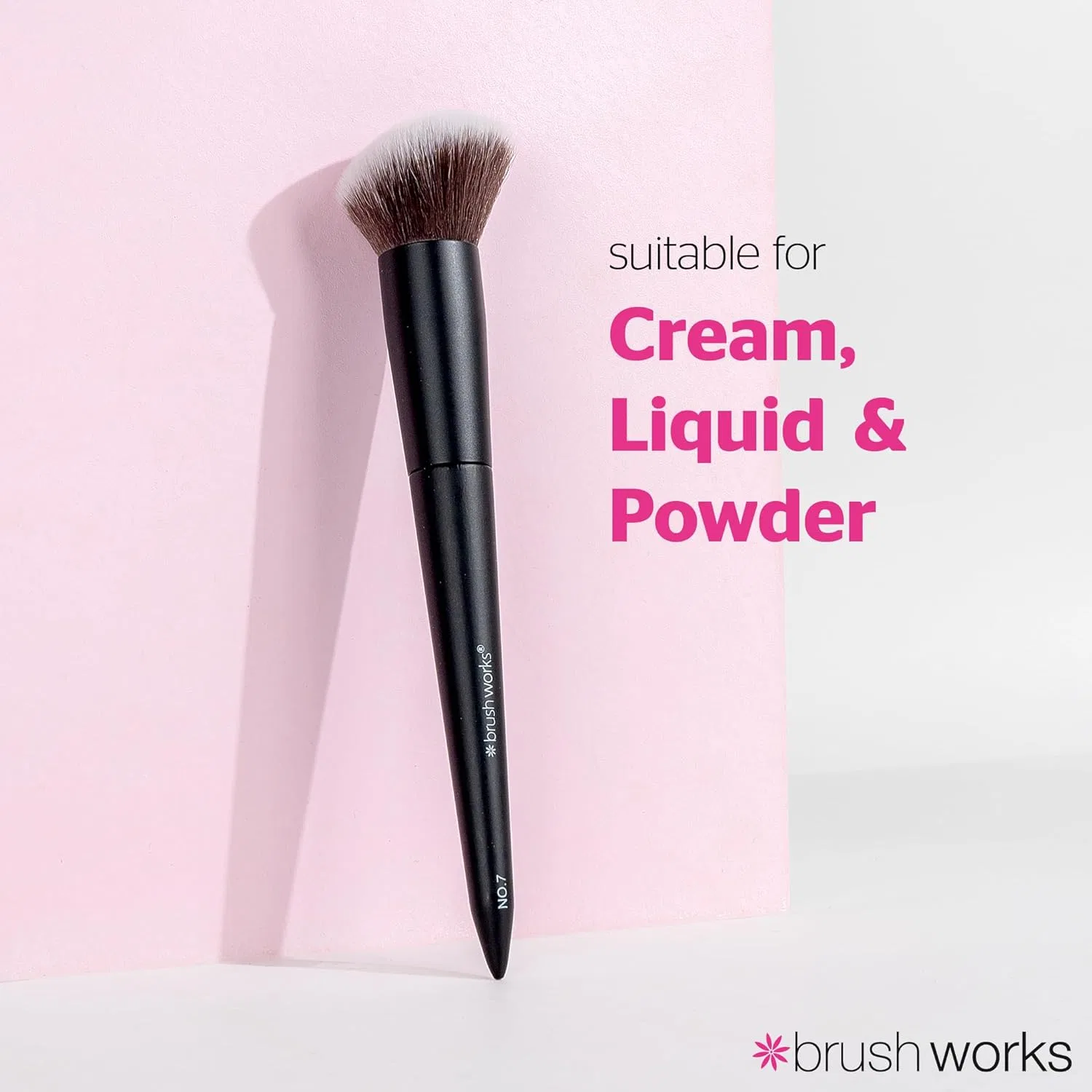 Кисть для румян «No. 7 Angled Blush Brush» от Brushworks Brushworks — фото 4