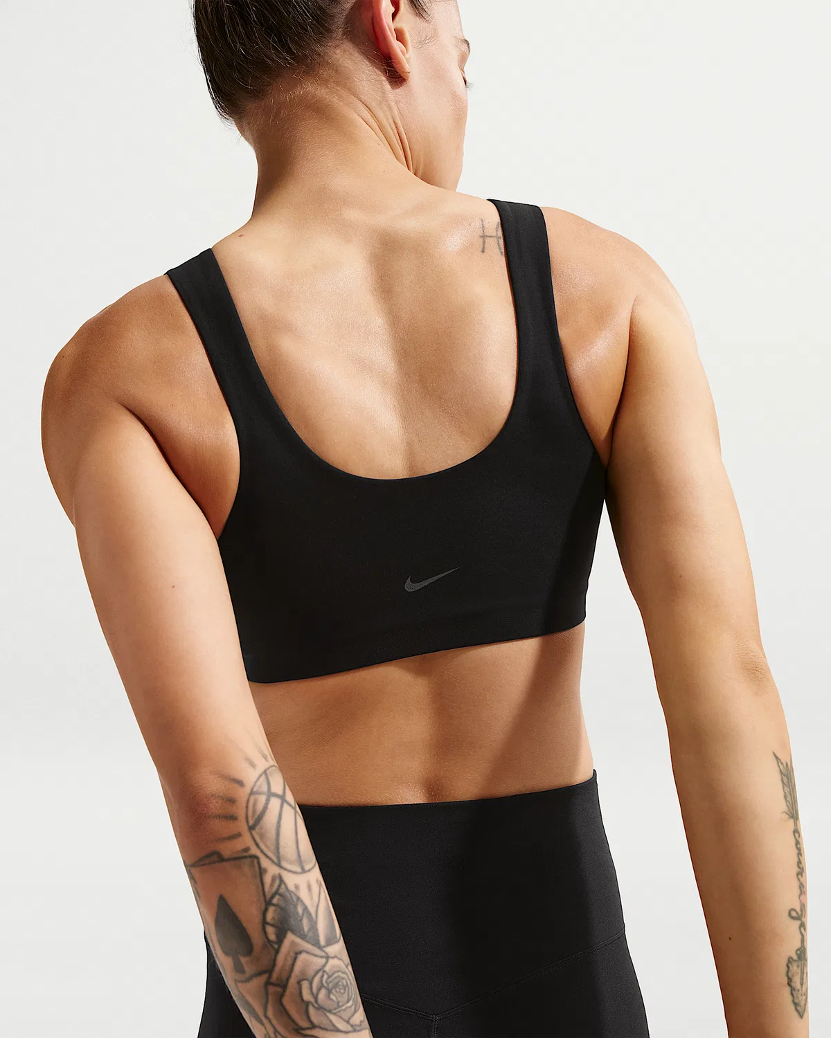 Женский спортивный бюстгальтер Nike Zenvy с легкой поддержкой и тонкой подкладкой, Black/Cool Grey — фото 2