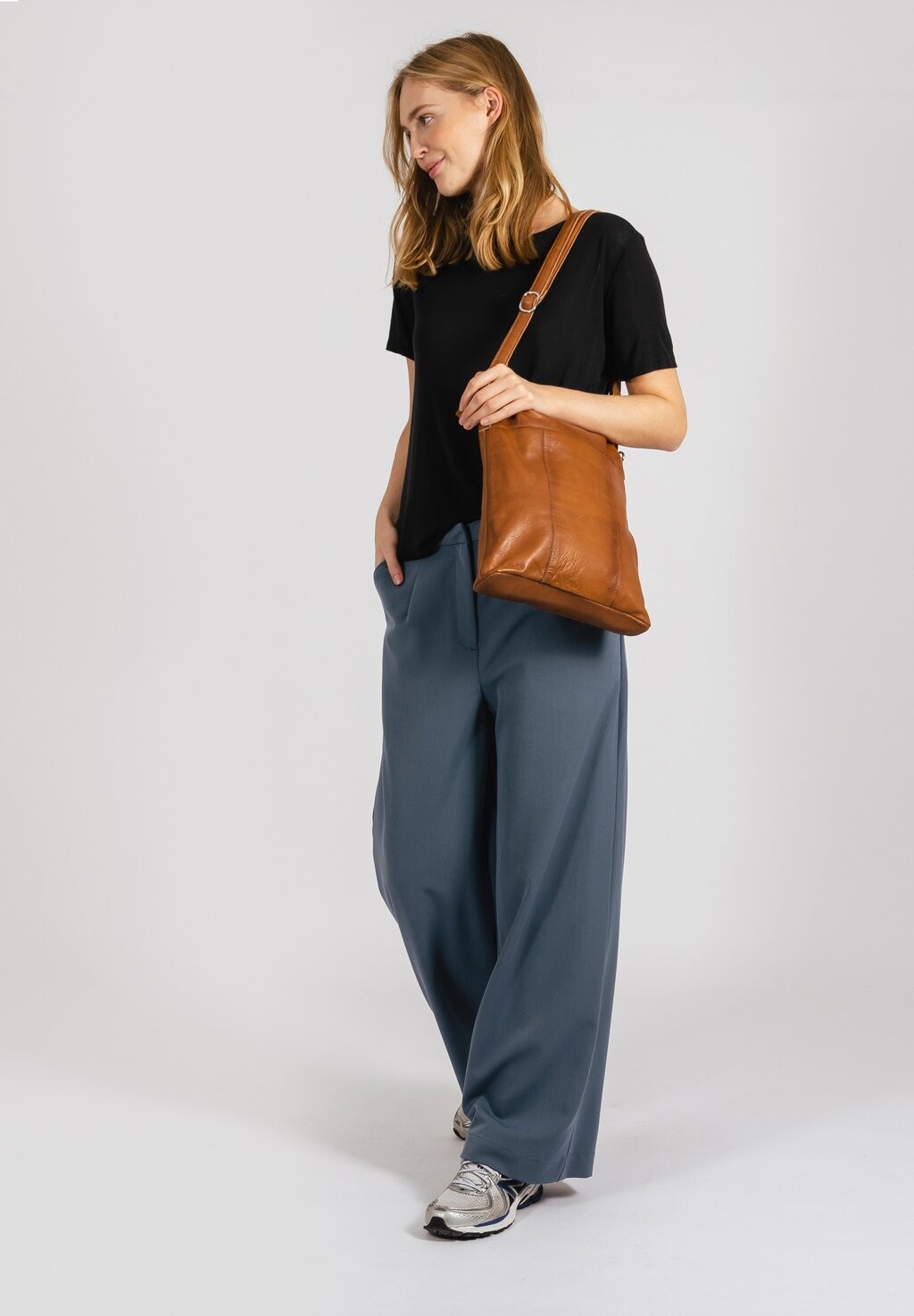 

Сумка через плечо STILLBASIC LARGE MESSENGER Still Nordic, цвет caramel