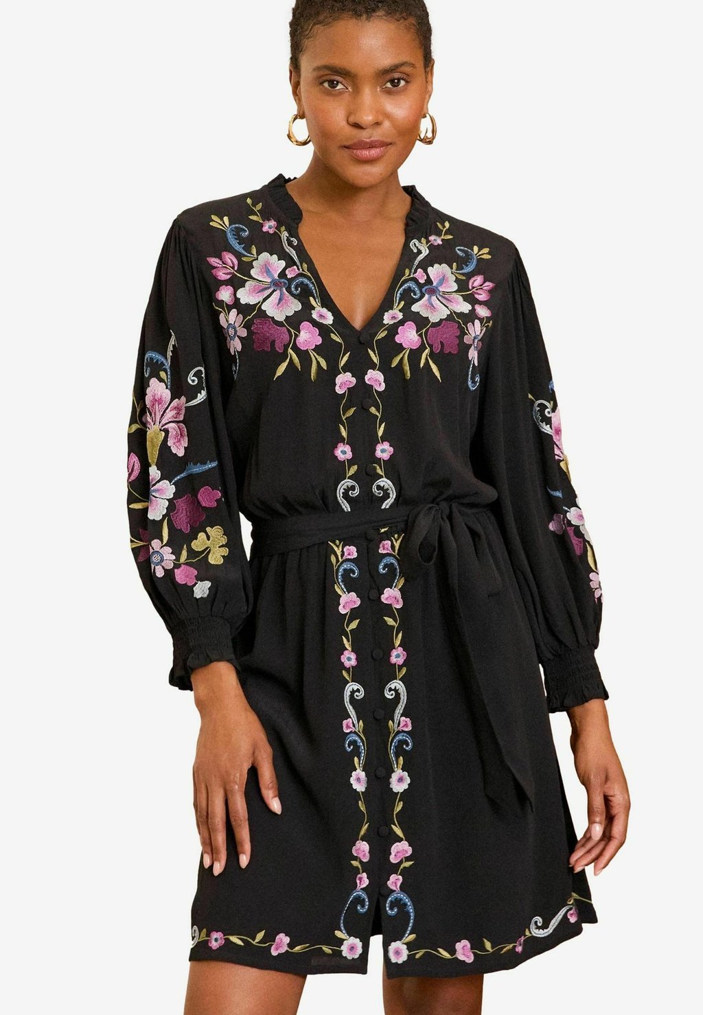 

Повседневное платье FLORAL EMBROIDERED Love & Roses, черный