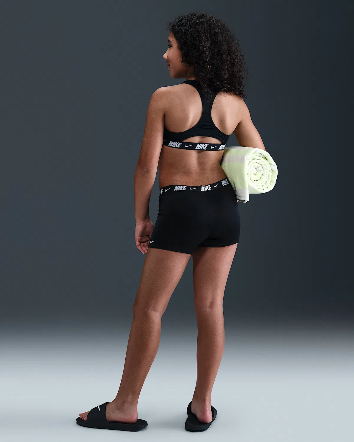 Детский (девочки) раздельный купальник Nike Swim с лямками-борцовками и шортами, Black/White — фото 4