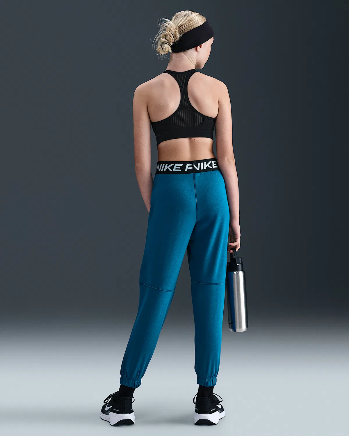 Детские (девчачьи) джоггеры Nike Pro Fleece Dri-FIT, Green Abyss/Green Abyss/Black/White — фото 4