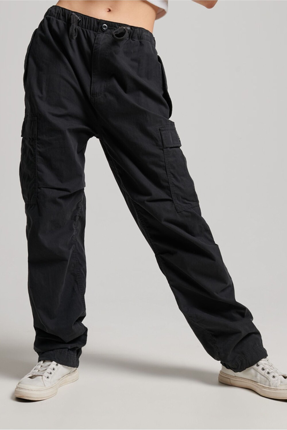 Брюки с парашютной хваткой Superdry, черный