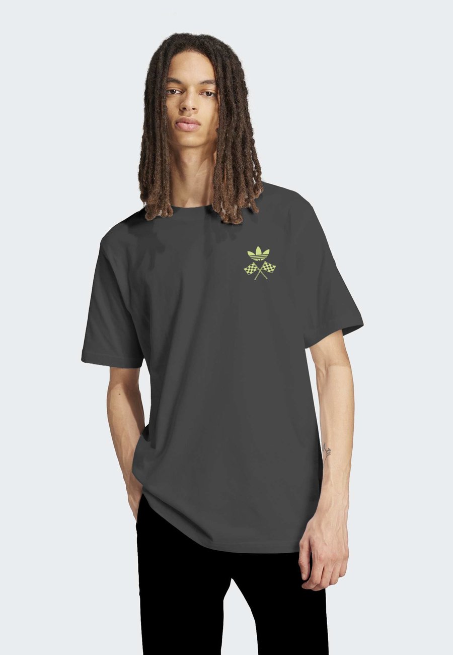 

Футболка Adidas Originals RACING CAR TEE UNISEX, Grey Six/Grey, Серый, Футболка Adidas Originals RACING CAR TEE UNISEX, Grey Six/Grey