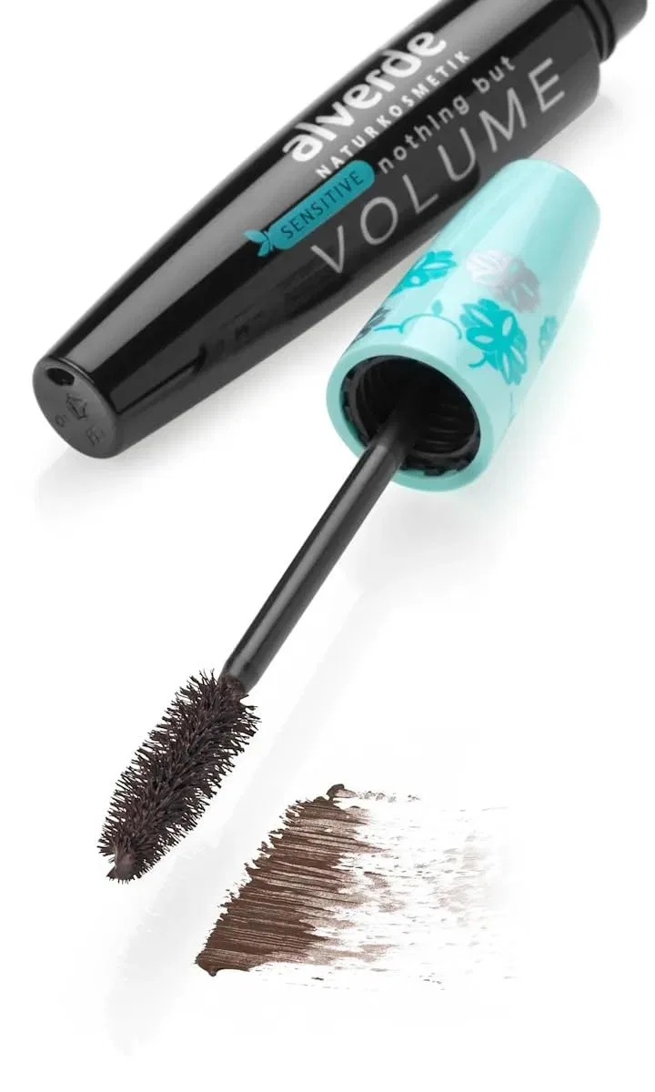 Коричневая тушь для чувствительных глаз alverde Natural Cosmetics Nothing But Volume, 12 мл Alverde