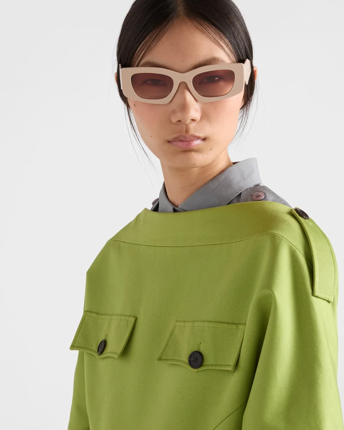Солнцезащитные очки с треугольным логотипом Prada, розовый — фото 2