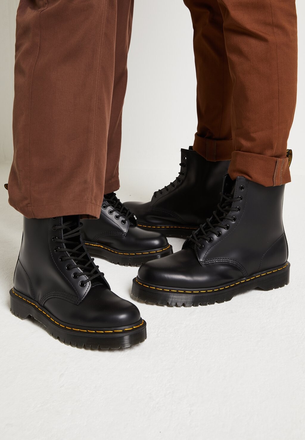 

Ботильоны на шнуровке Dr. Martens