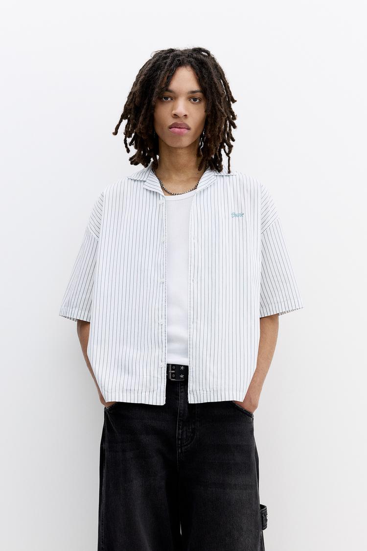 

Рубашка с короткими рукавами в полоску и заклепками Pull And Bear, белый