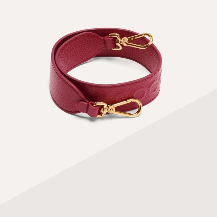 

Ремень Coccinelle Myrtha Maxi Logo, цвет Sangria