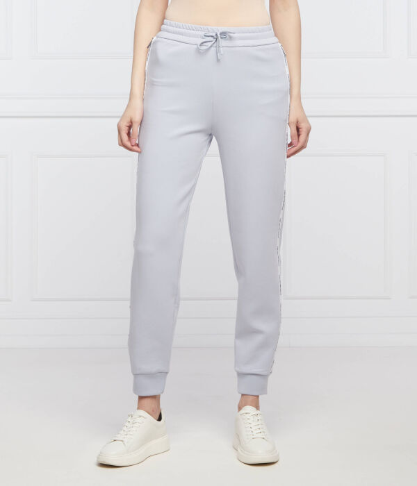 

Брюки Regular fit Emporio Armani, лавандовый