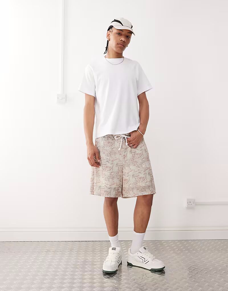 

Шорты свободного кроя ASOS DESIGN бежевого цвета с принтом листвы по всей поверхности