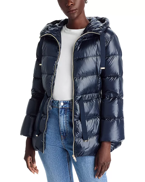 

Сверхлегкая куртка с капюшоном, закрывающая кончики пальцев. Herno, синий