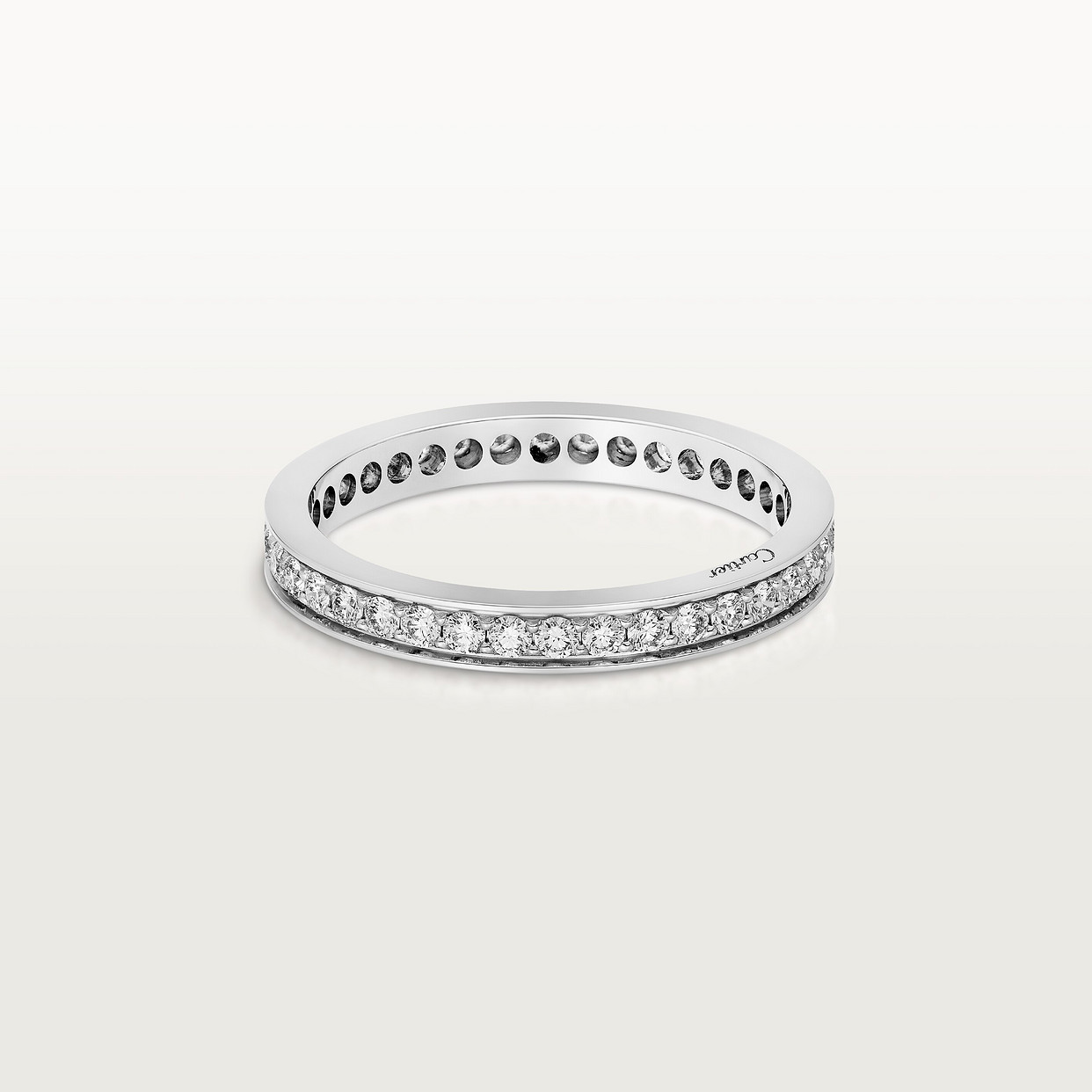 

Обручальное кольцо Cartier Alliance Ballerine, ширина 2,4 мм, мощеная, платина