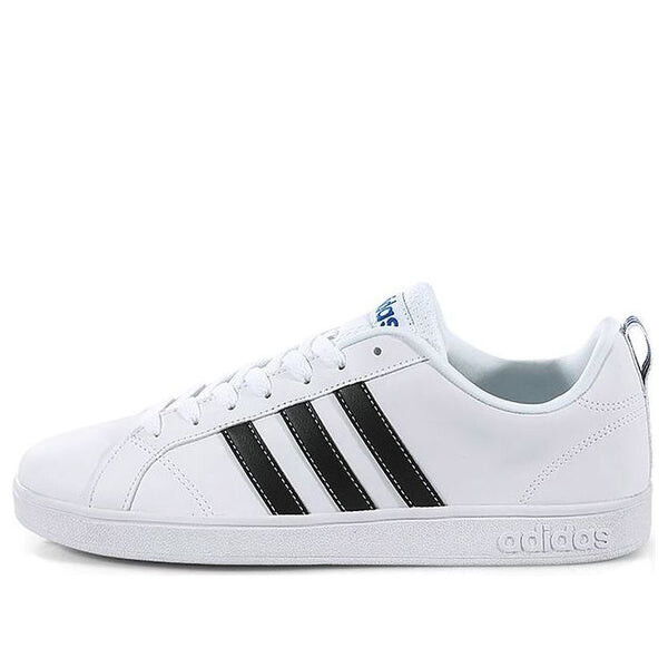 

Кроссовки против преимущества Adidas, белый