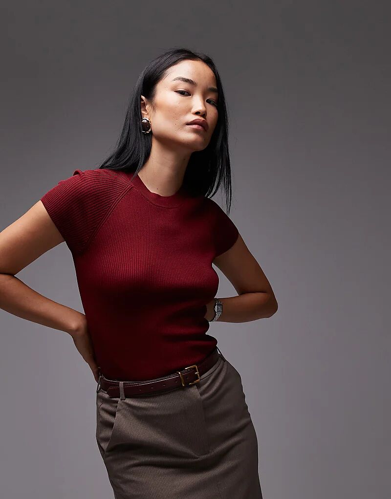 

Трикотажный топ с короткими рукавами и воротником-стойкой Mango красного цвета