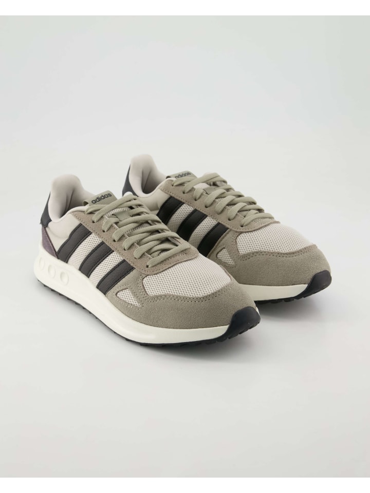 

Кроссовки на шнуровке adidas, серый
