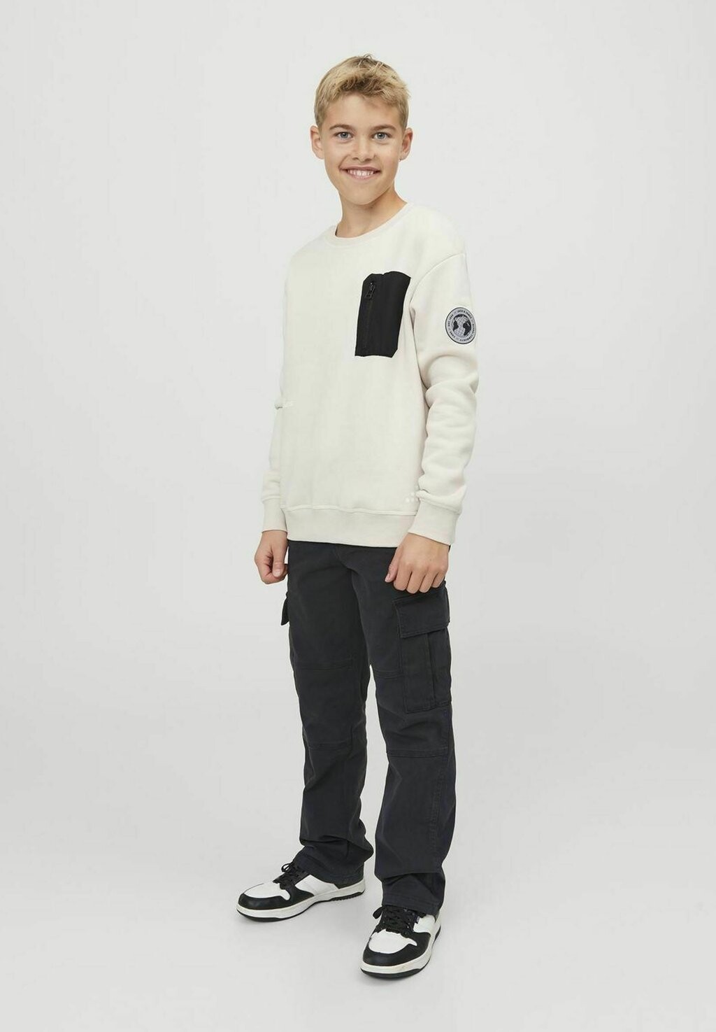 

Брюки-карго Jack & Jones Junior, цвет black