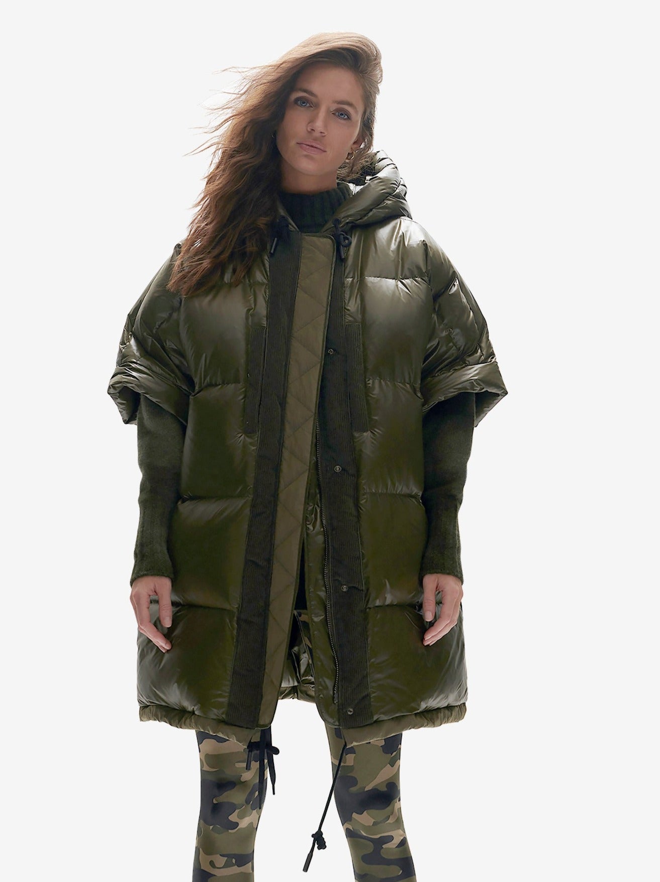 

Длинный жилет W-образной формы - оливковый FW23
