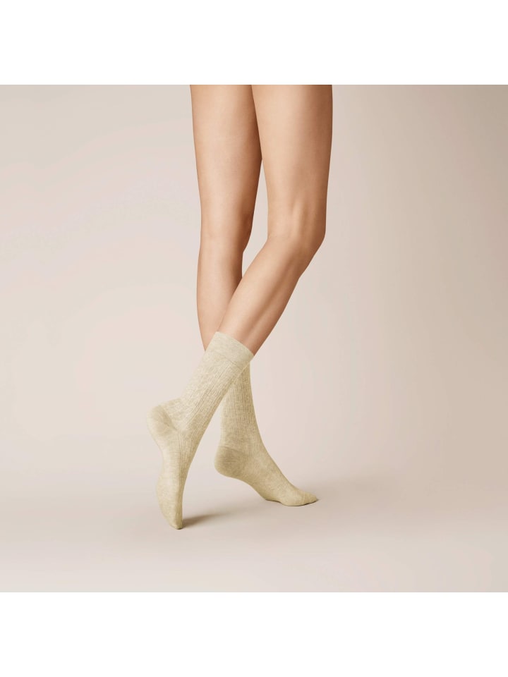 

Носки Winter Dreams - Мягкая коса в зимне-белом цвете Kunert