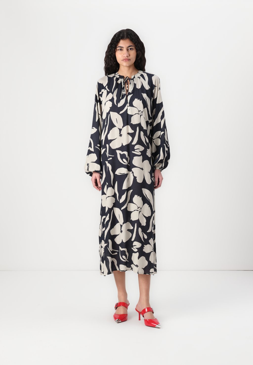 

Платье макси VIHERLA DRESS VILA, темно-синий