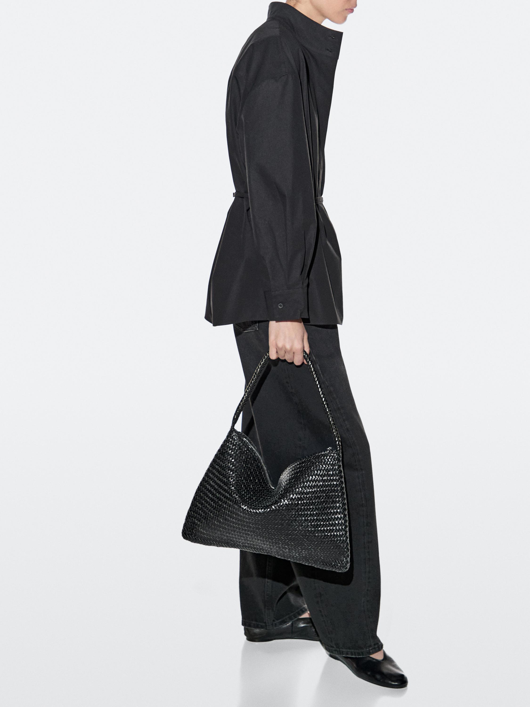 

Наплечная сумка среднего размера из плетеной кожи Massimo Dutti, black