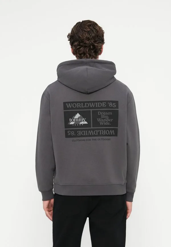 

Толстовка на молнии с графическим принтом на спине, свободного кроя, из махровой ткани. Tommy Jeans, Washed Black, Черный, Толстовка на молнии с графическим принтом на спине, свободного кроя, из махровой ткани. Tommy Jeans, Washed Black