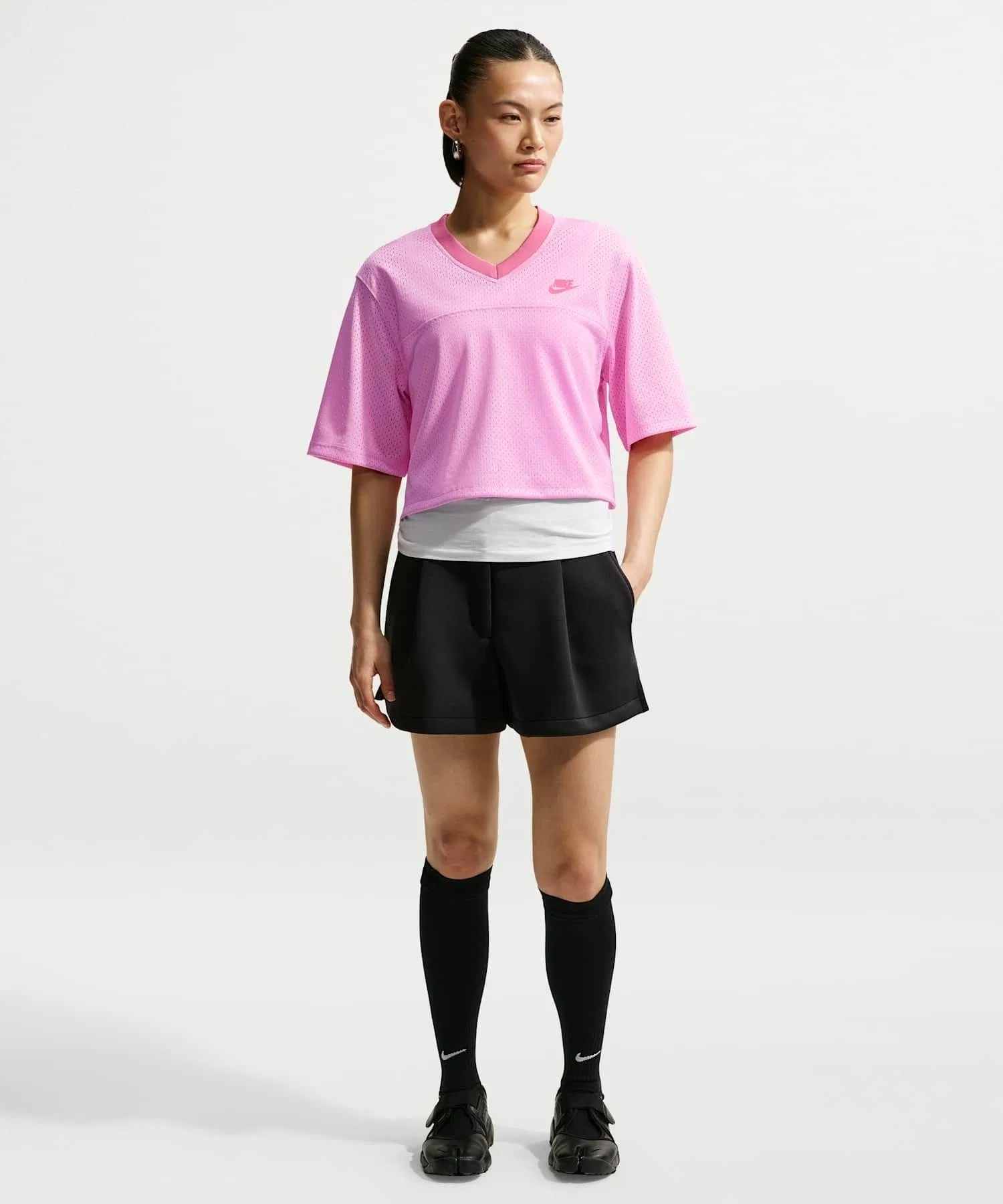 Женская футболка Nike Sportswear Oversized Heritage Cropped Mesh Jersey — фото 4