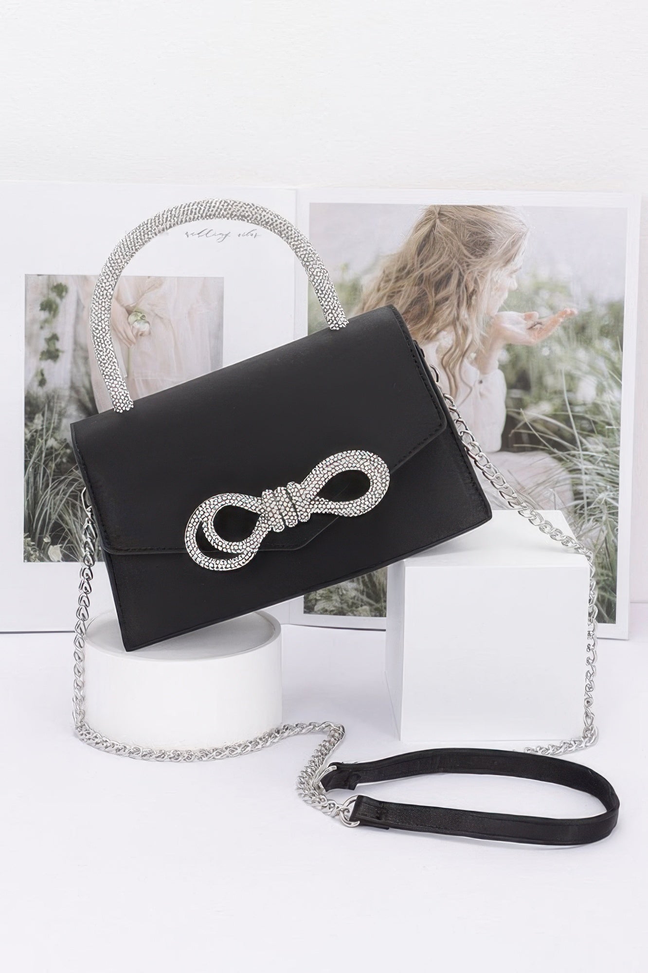 

Сумка с клапаном и ручкой из стразовой ленты FASHNZFAB, черный