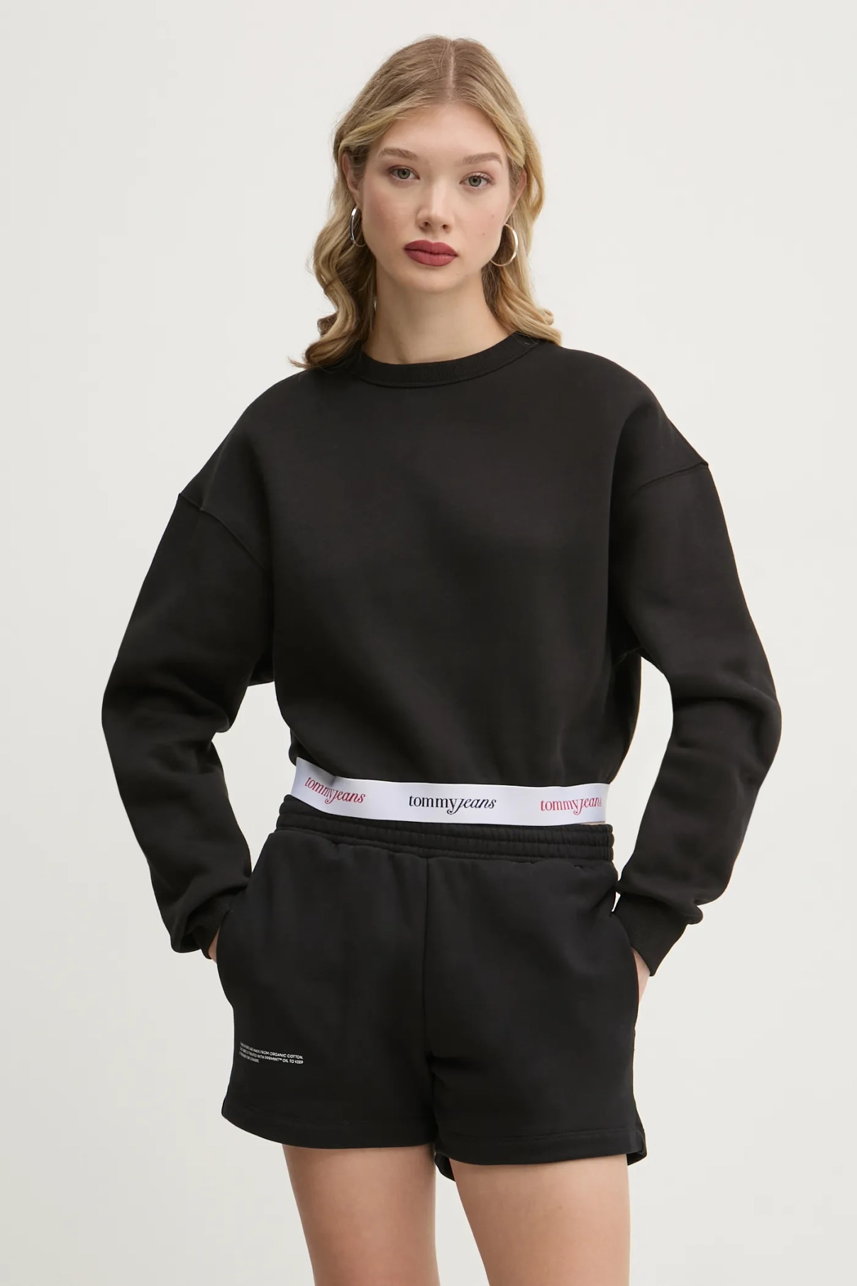 

Толстовка Tommy Jeans, черный