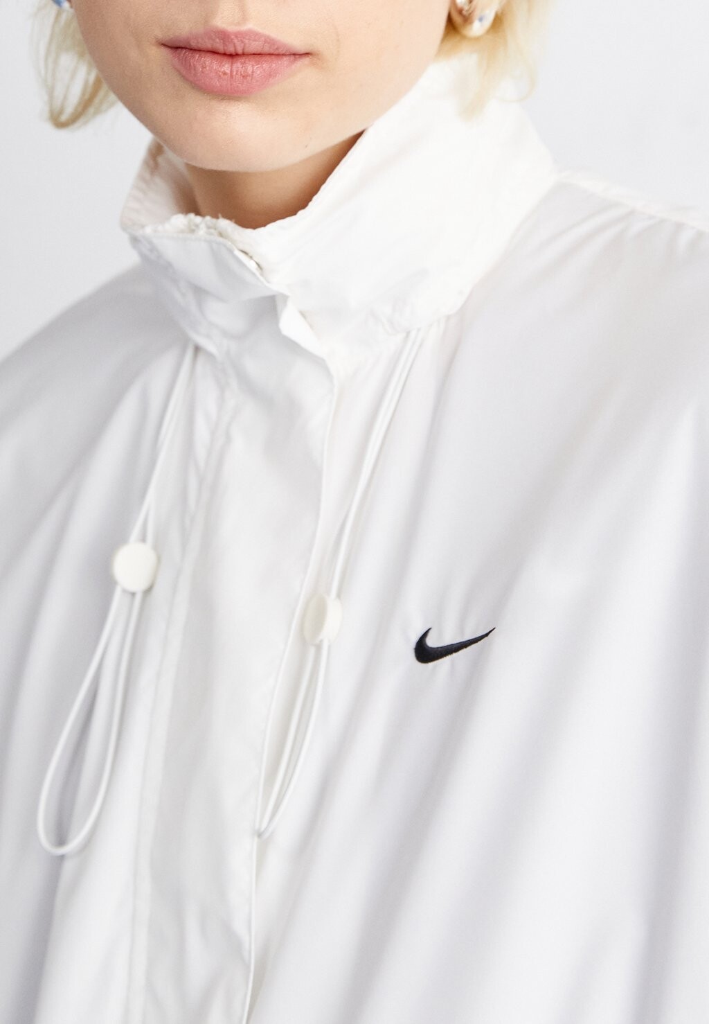 

Парка Nike, кремовый