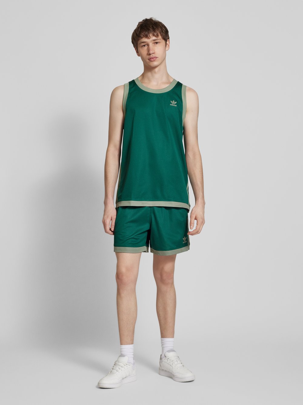 

Майка с фактурным рисунком модель 'Mockeyelet' adidas Originals, темно-зеленый