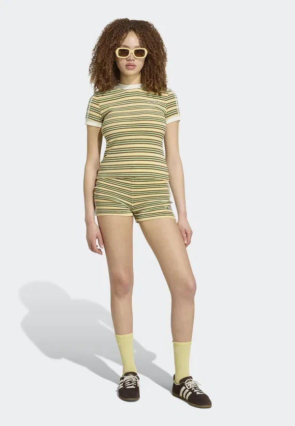 Футболка Adidas Originals Summer Glow Slim Striped Print, мультиколор/легкий желтый — фото 2