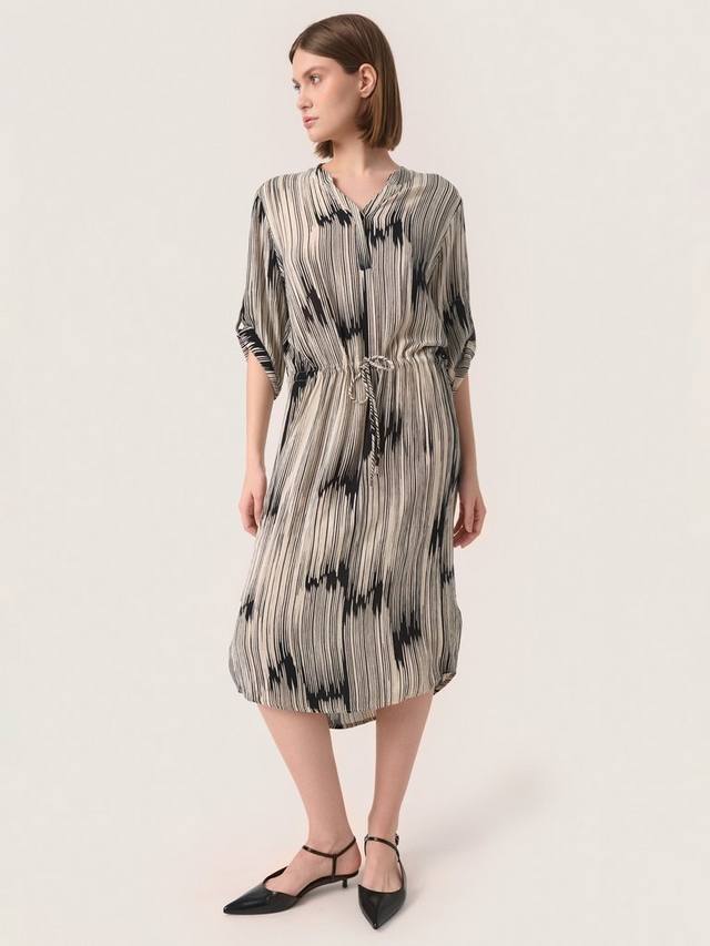 

Платье-рубашка zaya длиной до колен Soaked In Luxury, цвет Black/Sandshell