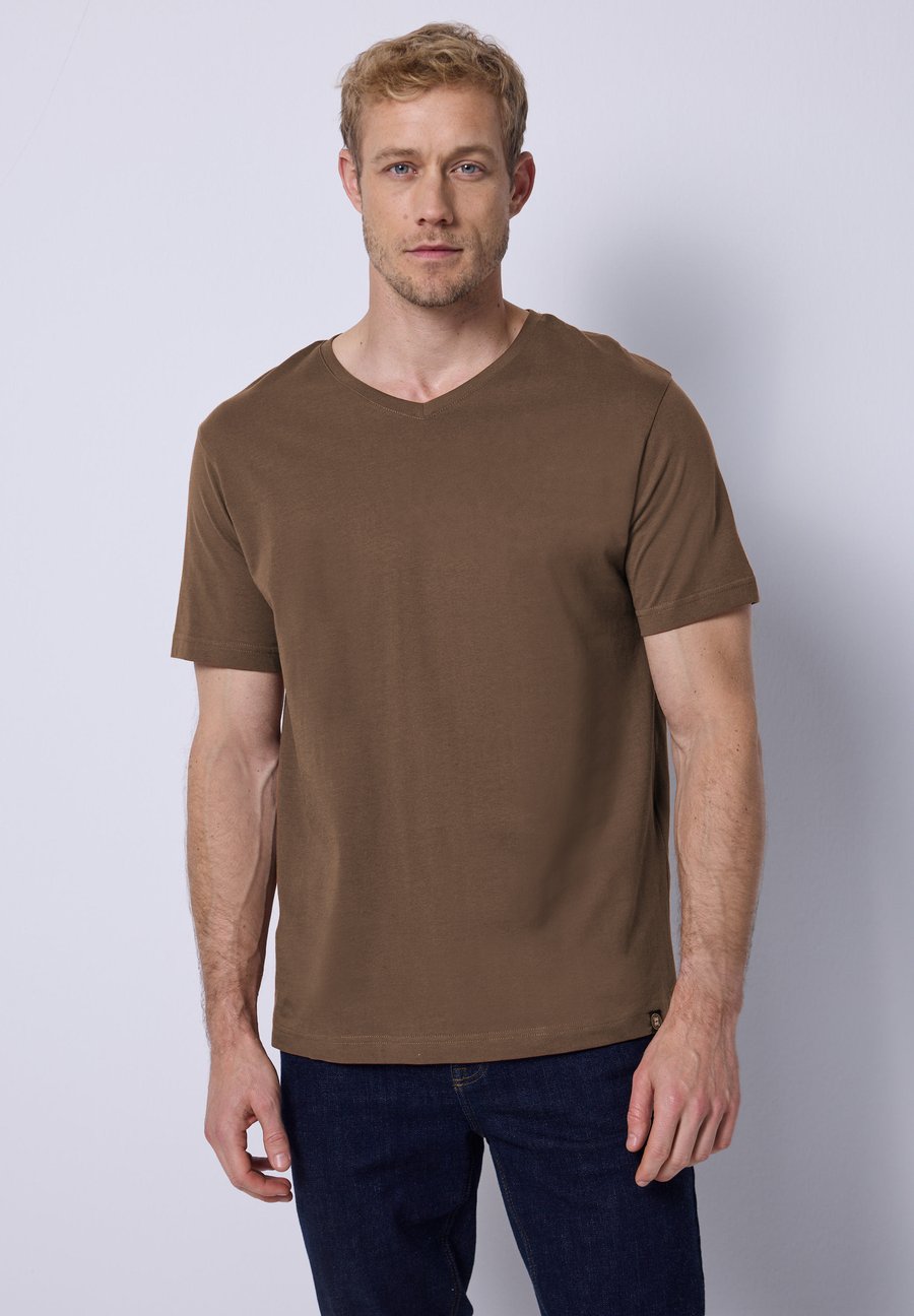 

Футболка Street One MEN V-NECK, Braun/Dark Brown, Коричневый, Футболка Street One MEN V-NECK, Braun/Dark Brown