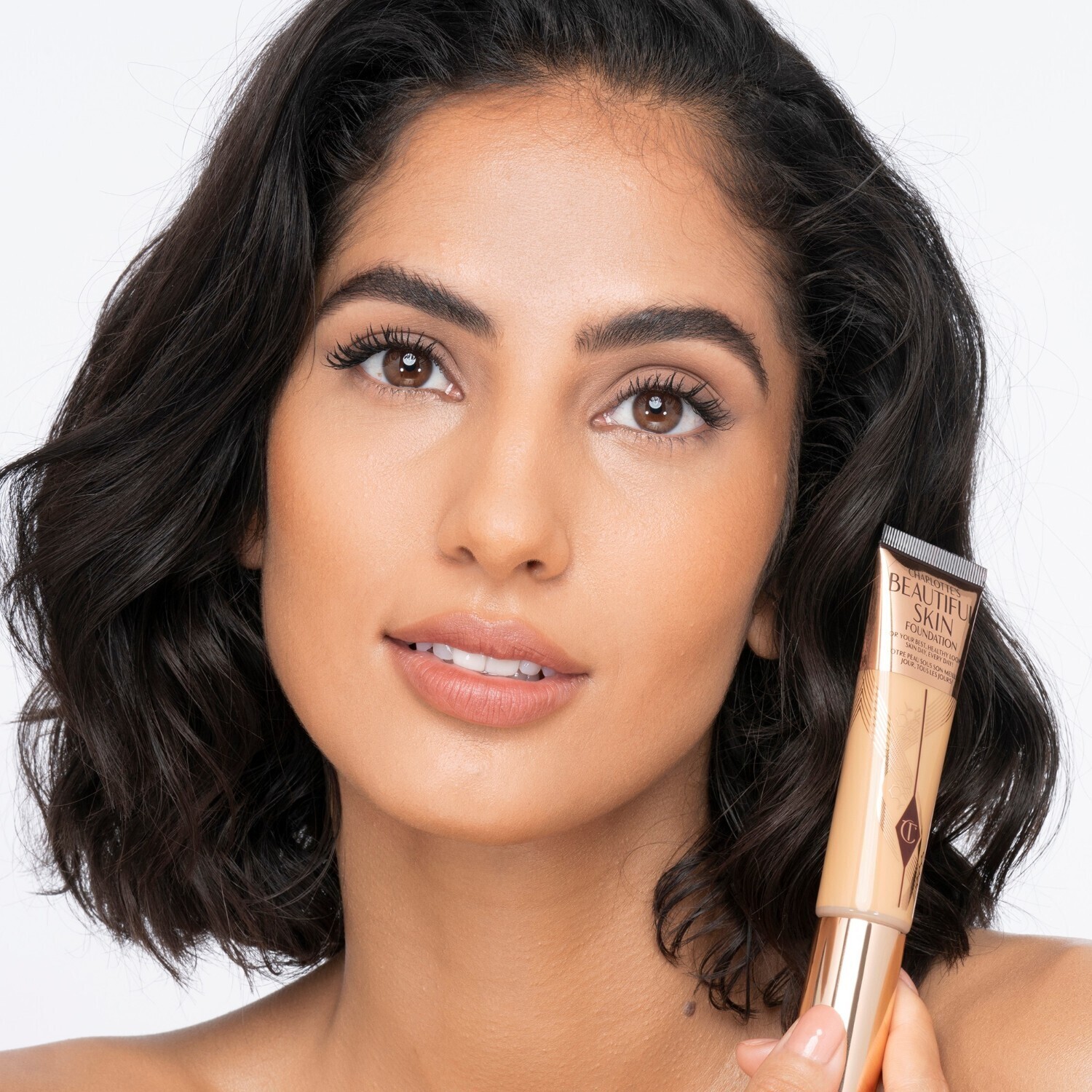 Тональный крем для лица beautiful skin Charlotte Tilbury, 7 - neutral, объем 30 мл — фото 2