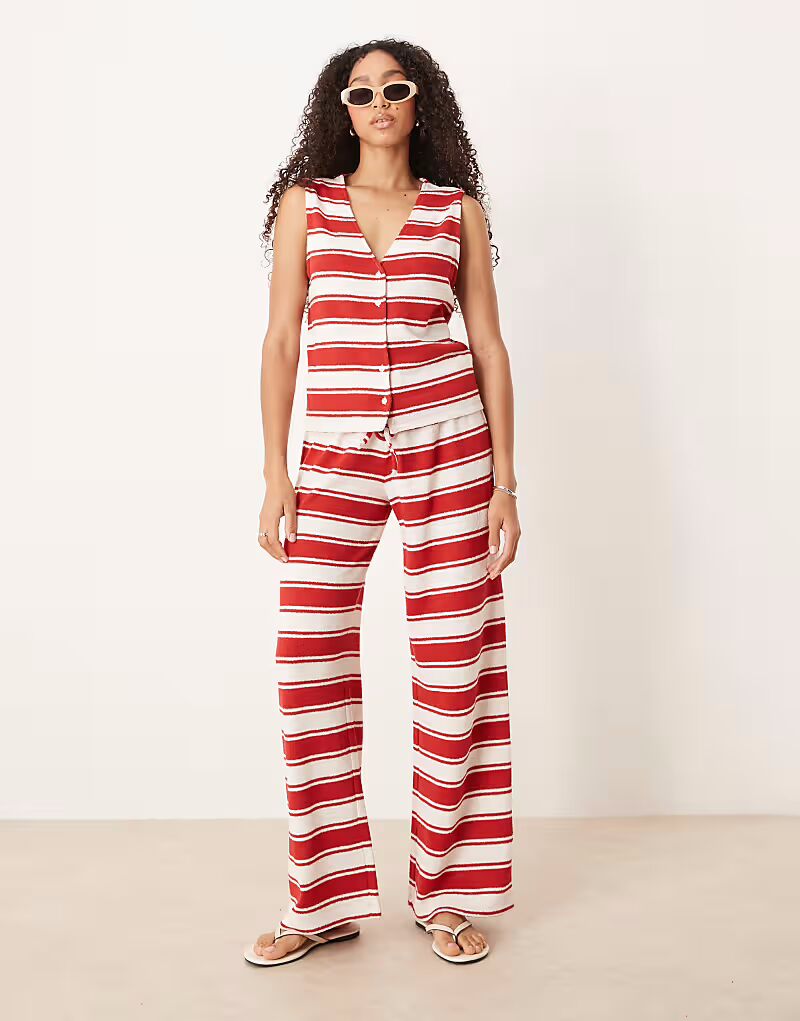 

Широкие брюки в красно-кремовую полоску Asos Design
