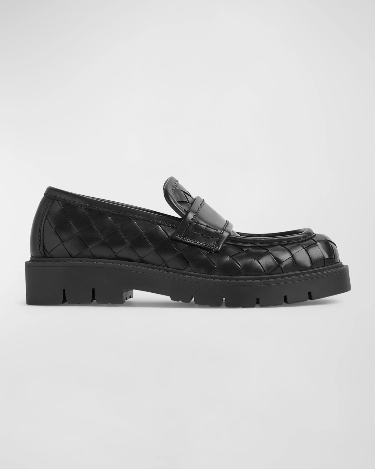 Плетеные кожаные лоферы Interciato Bottega Veneta, цвет Black