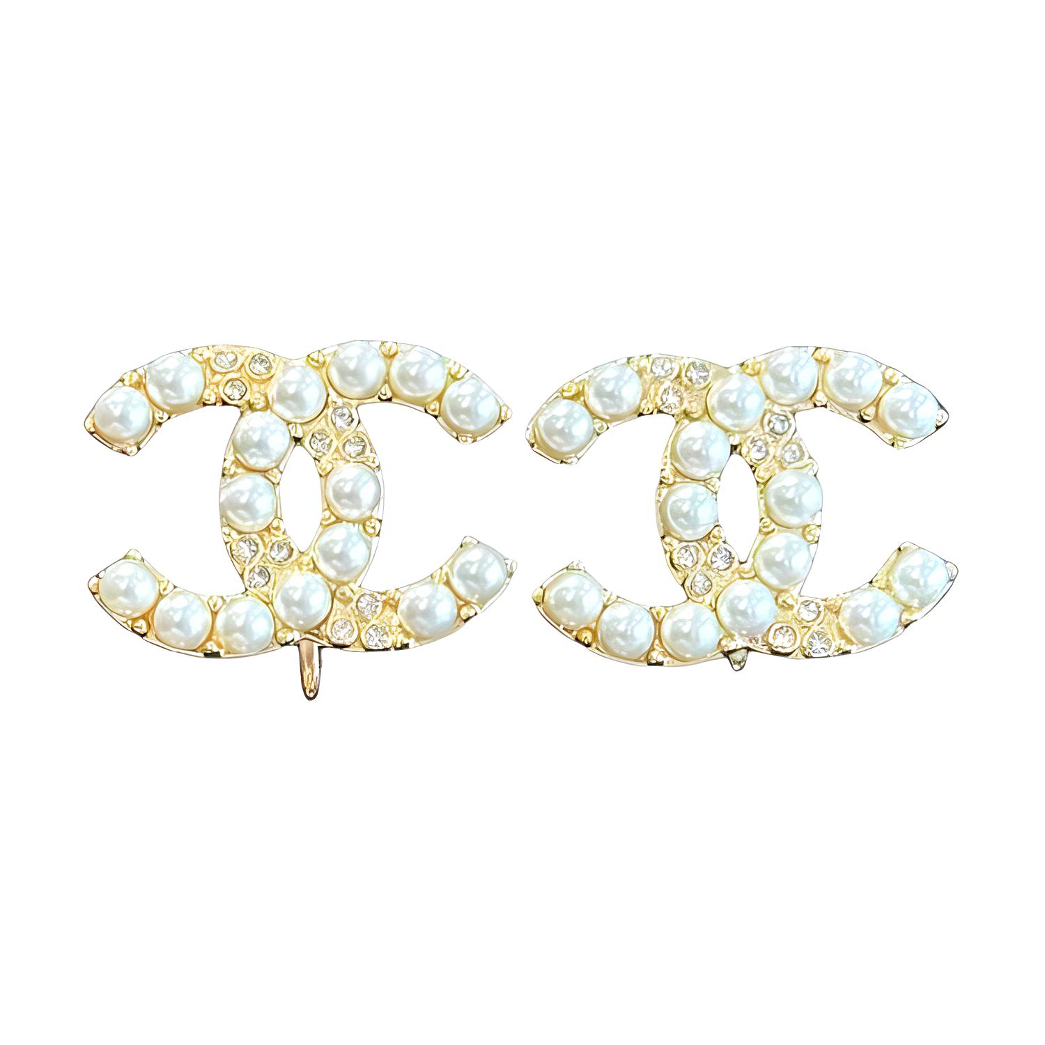 

Металлические, стеклянные, жемчужные, хрустальные клипсы Unisex CHANEL