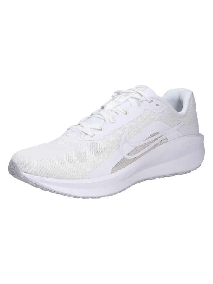 

Кроссовки на шнуровке Nike, белый