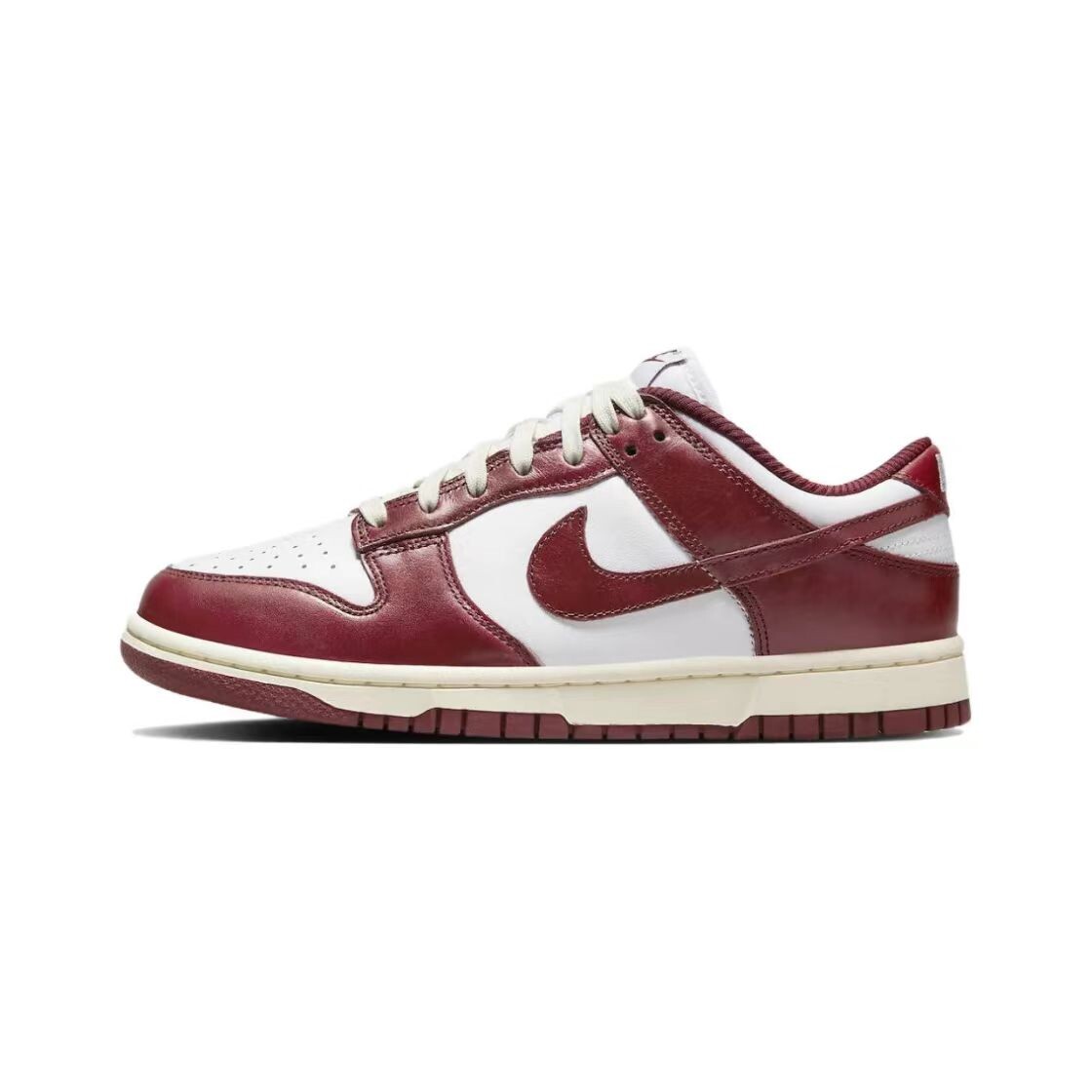

Кроссовки Nike Dunk Skateboard Shoes Women's Low-Top Gold/Red