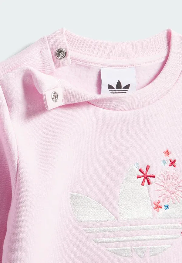 Спортивный костюм liberty london crew set Adidas Originals, Clear Pink — фото 3