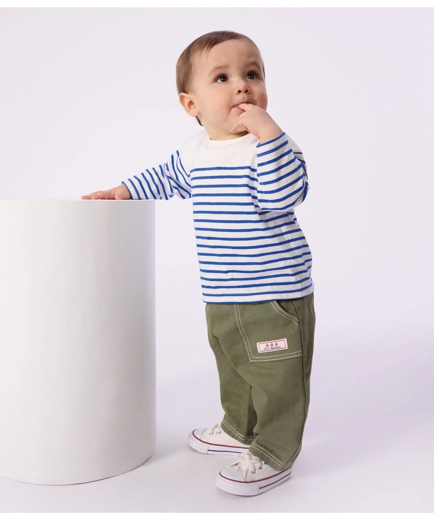 Детская футболка-полосатик Petit Bateau с длинным рукавом бело-синяя — фото 2