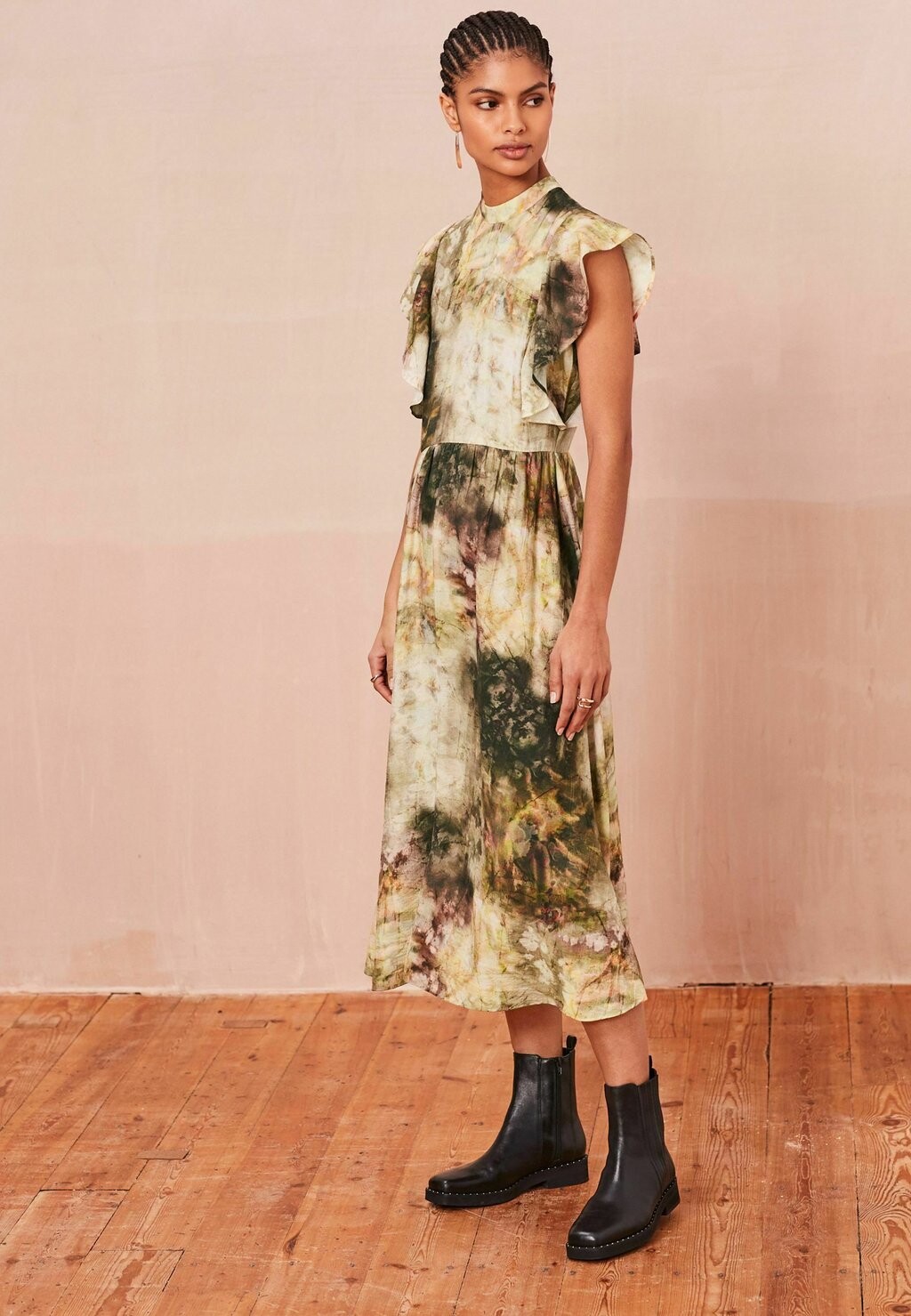 

Повседневное платье FLUTTER SLEEVE MIDI-REGULAR FIT Next, цвет neutral tie dye