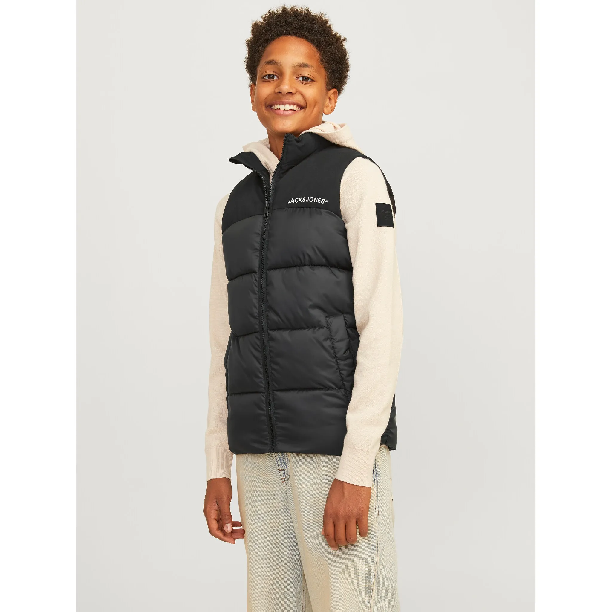 

Короткий жилет для подростков Jack & Jones «JJMOON BODYWARMER STAND COLLAR JNR» Jack & Jones Junior, черный