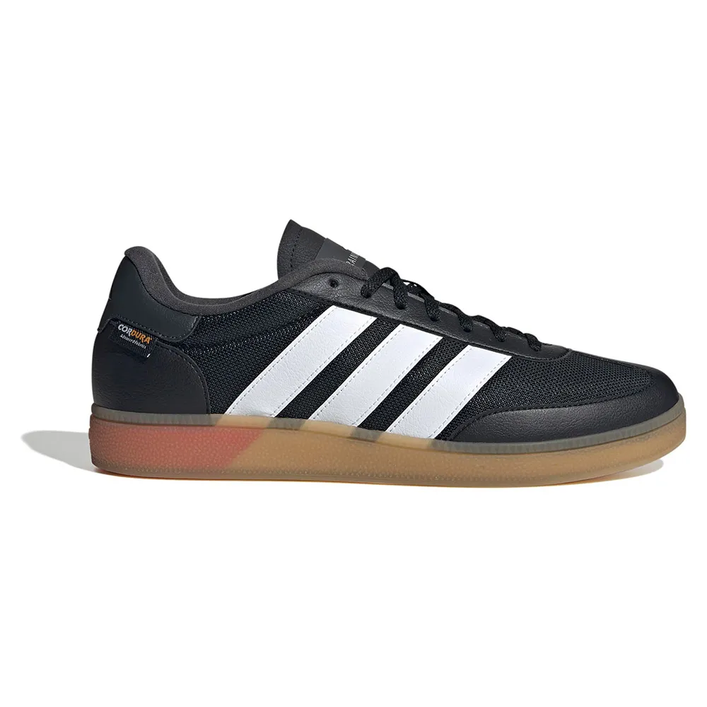 

Кроссовки adidas Training Spezial wide, черный