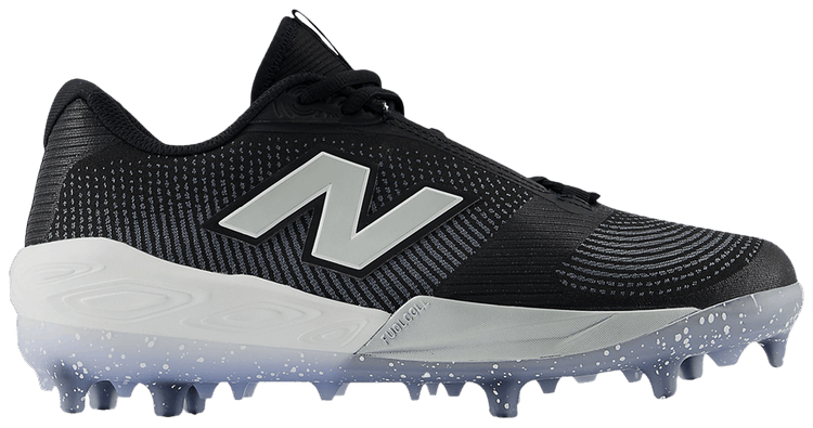 

Кроссовки New Balance FuelCell COMPv4 'Black White', черный