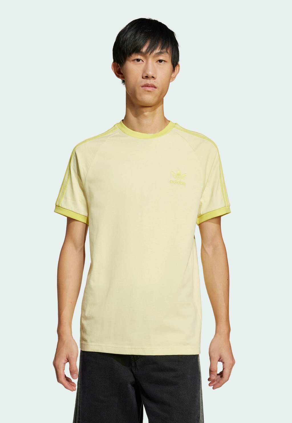 

Футболка с принтом STRIPES TEE adidas Originals, желтый